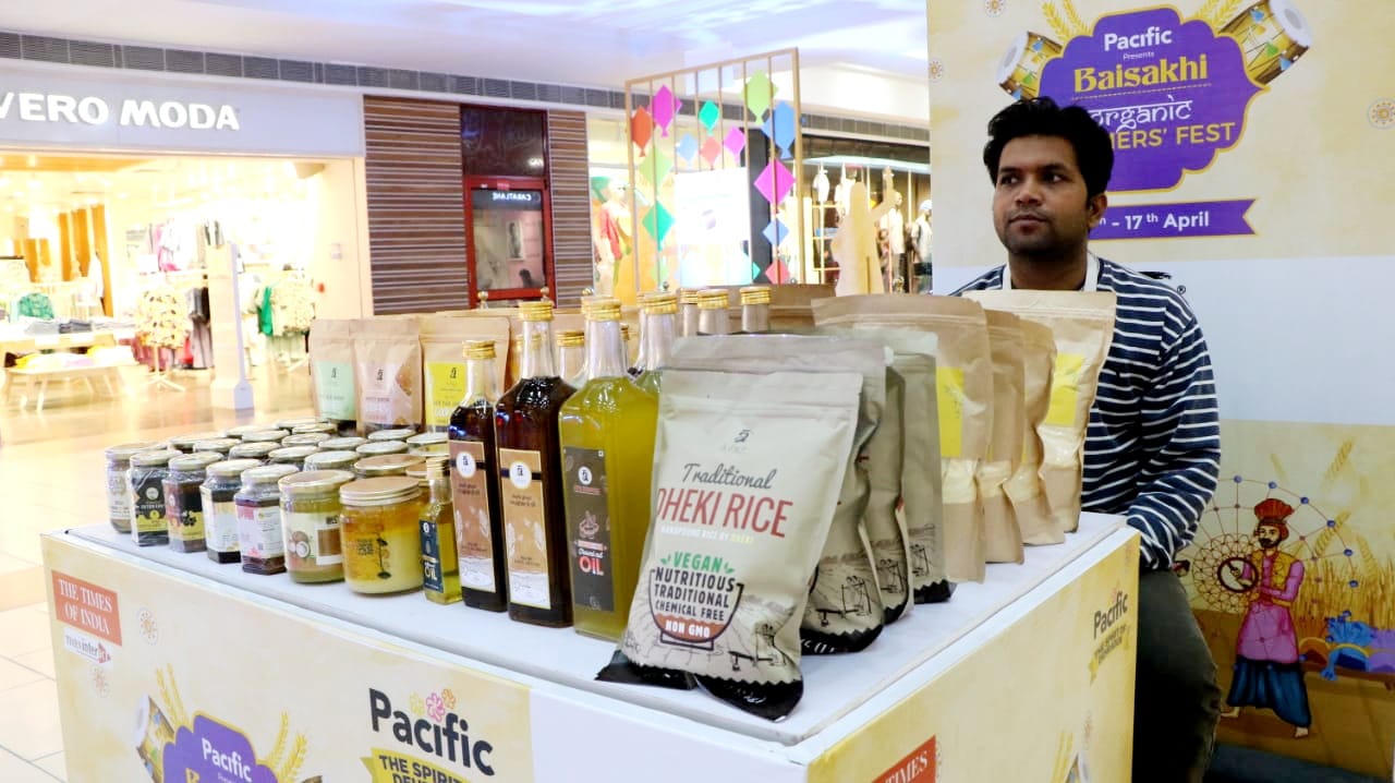 Pacific Mall DDN put up a 7-day Organic Farmers Fest drawing an exceptional response