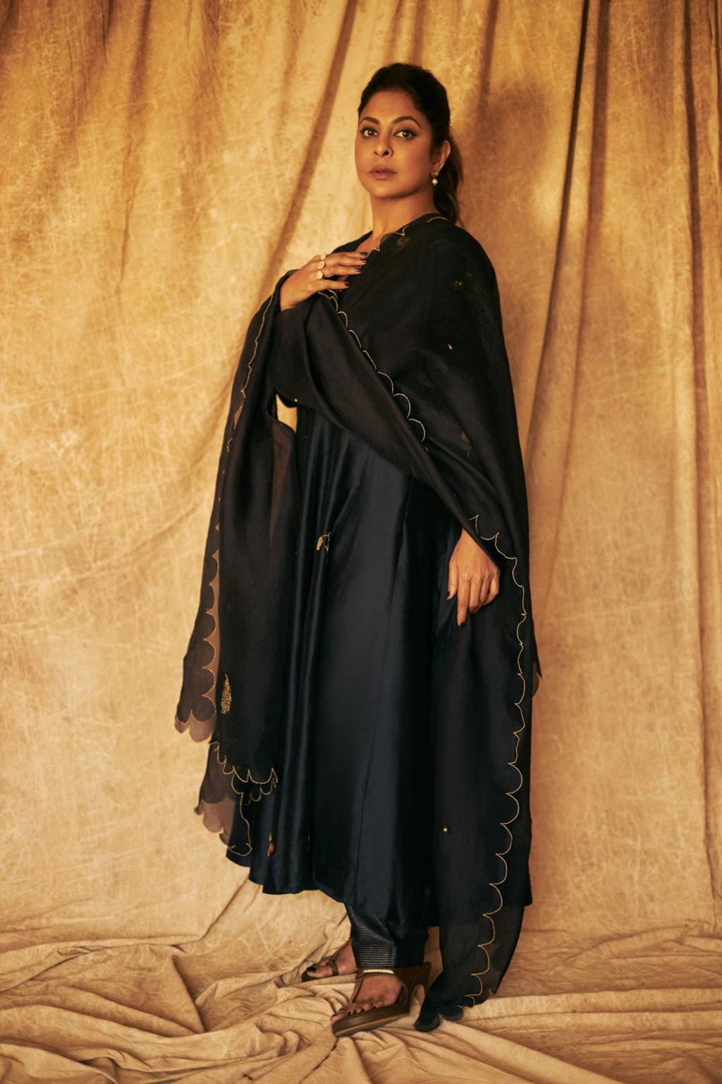 Shefali Shah spreads ethnic vibes in hand embroidered silk kalidar kurta set by Label Earthen!